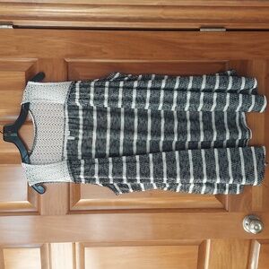 * Cato Women's Soft Button Up Cardigan Vest, Black and White Size 22-24 Like New